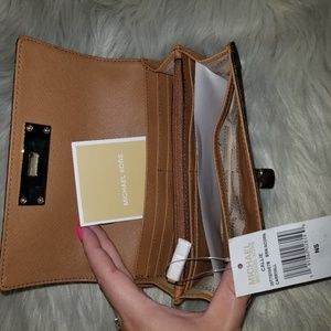 Michael Kors Signature Wallet